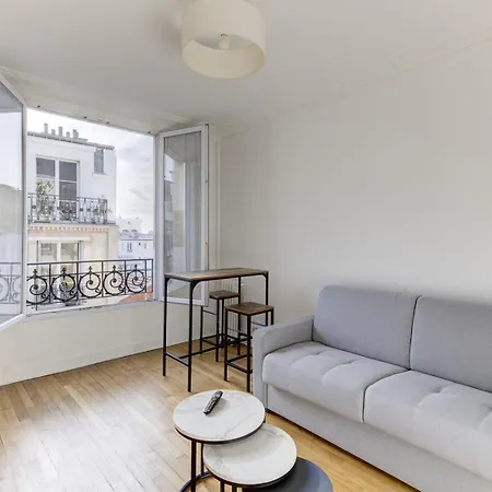Apartment 568 Dulong - Superbe Parisien